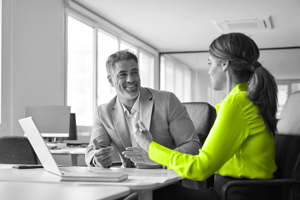 How to Motivate a Sales Team: 40+ Ways to Motivate