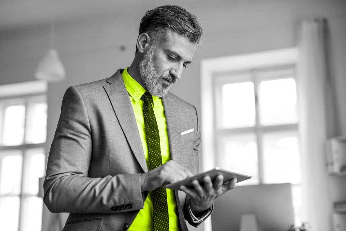 Best CRM for Investment Bankers: Top CRM to Close Deals 2026